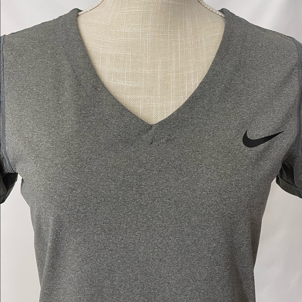 Nike Sport Shirt - Picture 3 of 4